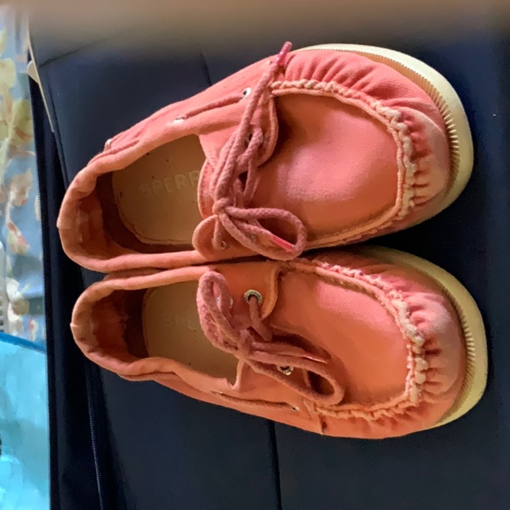 Men’s boat shoes.